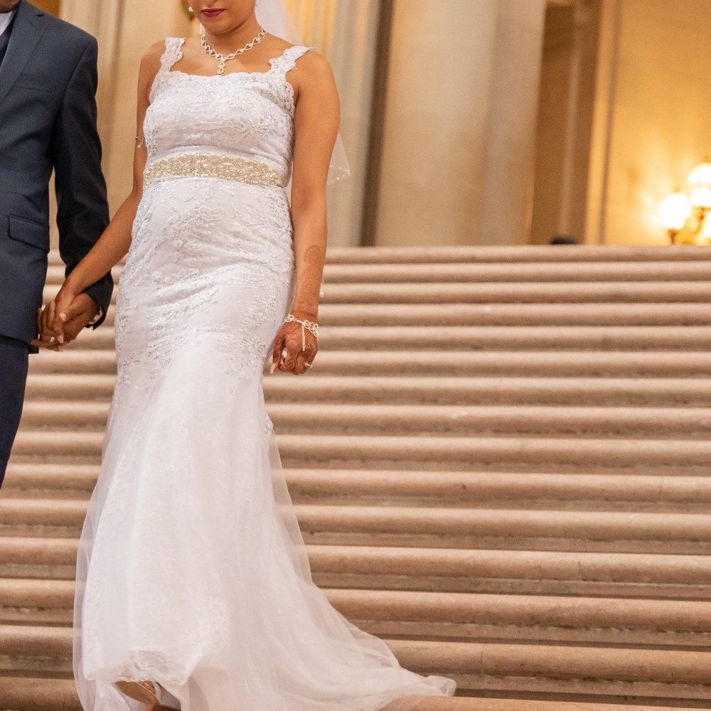 White Wedding dress. Size 4